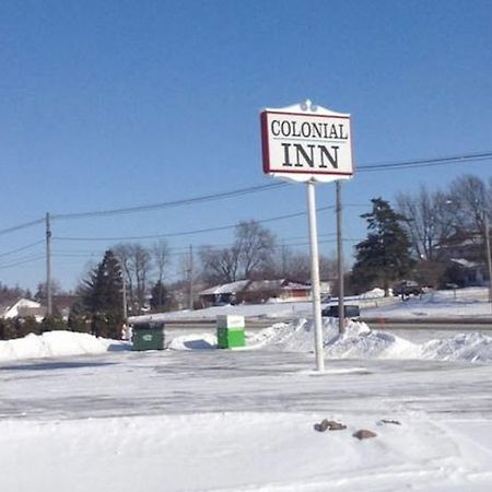 Colonial Inn Dyersville エクステリア 写真